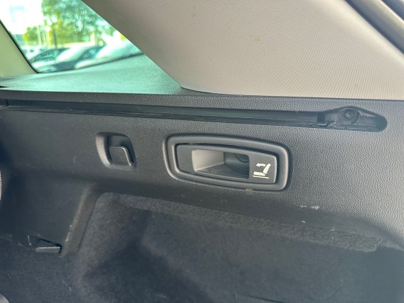 Aperçu de la photo 6 du véhicule RENAULT MEGANE IV ESTATE