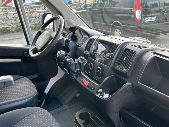 Aperçu de la photo 12 du véhicule PEUGEOT BOXER CHASSIS CABINE