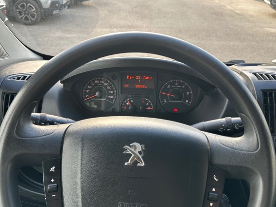 Aperçu de la photo 15 du véhicule PEUGEOT BOXER CHASSIS CABINE