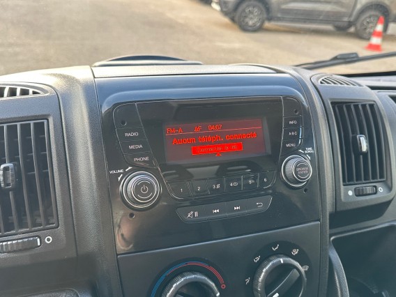 Aperçu de la photo 17 du véhicule PEUGEOT BOXER CHASSIS CABINE