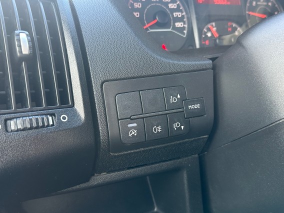 Aperçu de la photo 21 du véhicule PEUGEOT BOXER CHASSIS CABINE