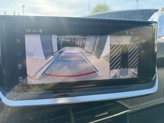 Aperçu de la photo 9 du véhicule PEUGEOT 2008