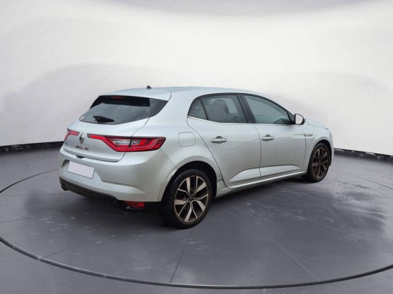 Aperçu de la photo 4 du véhicule RENAULT MEGANE IV BERLINE