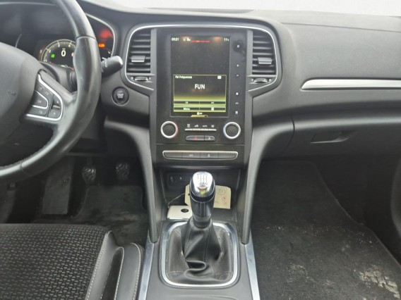 Aperçu de la photo 13 du véhicule RENAULT MEGANE IV BERLINE