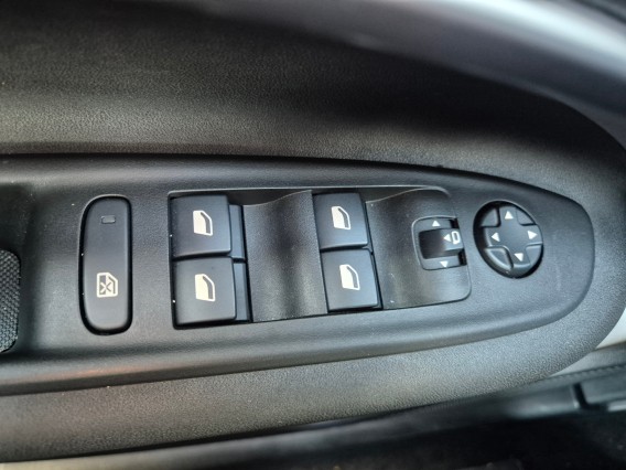 Aperçu de la photo 21 du véhicule JEEP AVENGER