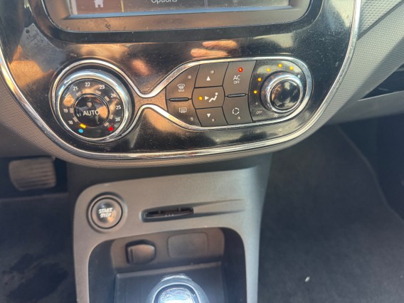 Aperçu de la photo 17 du véhicule RENAULT CAPTUR