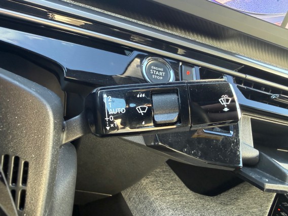 Aperçu de la photo 18 du véhicule PEUGEOT 3008