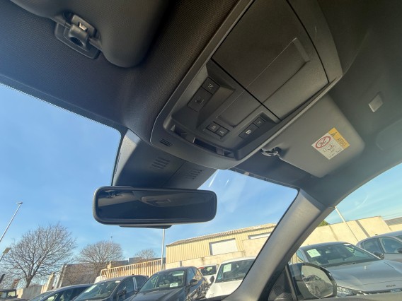 Aperçu de la photo 23 du véhicule PEUGEOT 3008