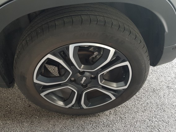 Aperçu de la photo 23 du véhicule JEEP AVENGER