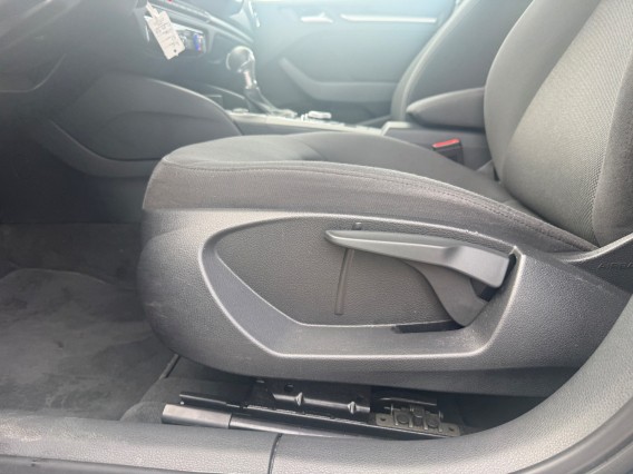 Aperçu de la photo 28 du véhicule AUDI A3 SPORTBACK BUSINESS