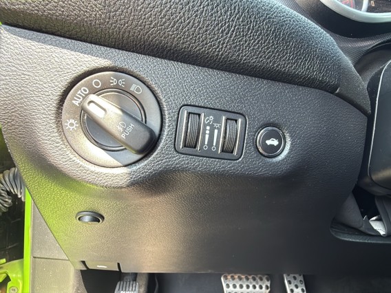 Aperçu de la photo 33 du véhicule DODGE CHALLENGER