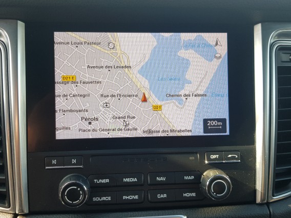 Aperçu de la photo 3 du véhicule PORSCHE MACAN