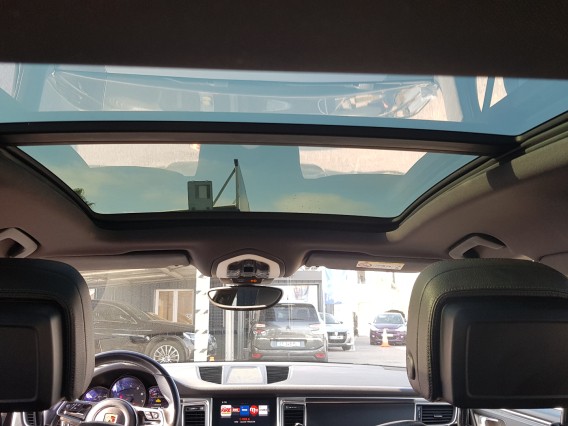 Aperçu de la photo 4 du véhicule PORSCHE MACAN