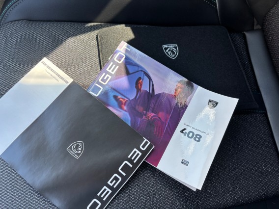 Aperçu de la photo 16 du véhicule PEUGEOT 408