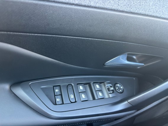 Aperçu de la photo 19 du véhicule PEUGEOT 408