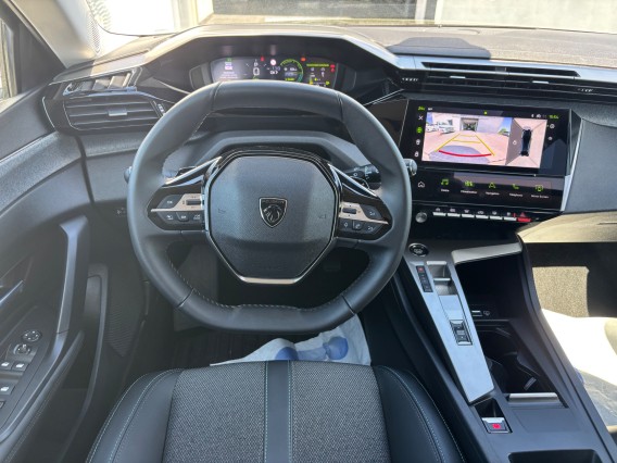 Aperçu de la photo 21 du véhicule PEUGEOT 408