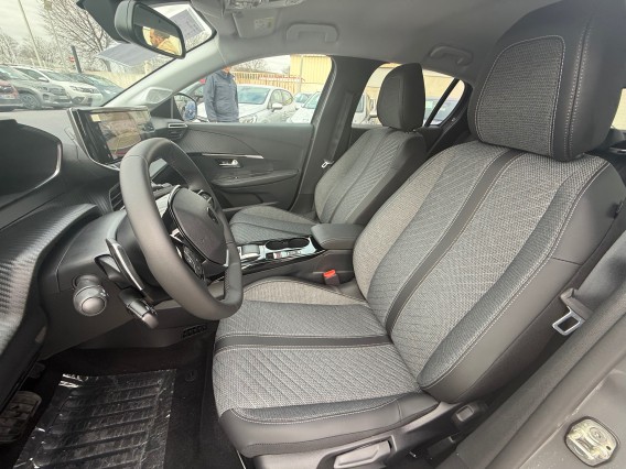 Aperçu de la photo 12 du véhicule PEUGEOT 208