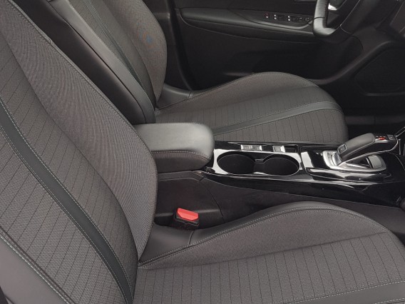 Aperçu de la photo 8 du véhicule PEUGEOT 2008