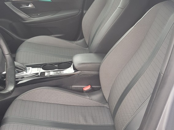 Aperçu de la photo 16 du véhicule PEUGEOT 2008