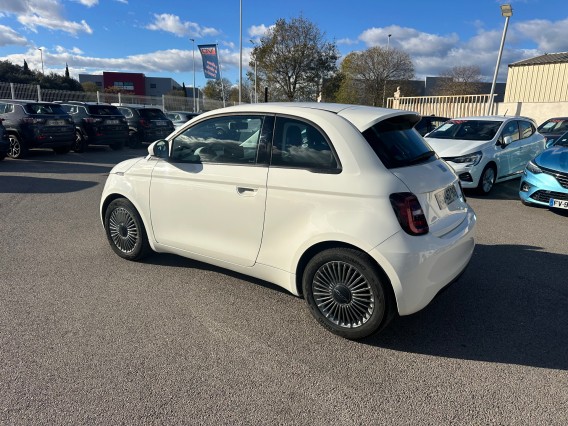 Aperçu de la photo 6 du véhicule FIAT 500e 3+1 MY22 SERIE 1 STEP 2