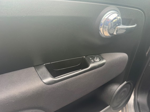 Aperçu de la photo 15 du véhicule FIAT 500