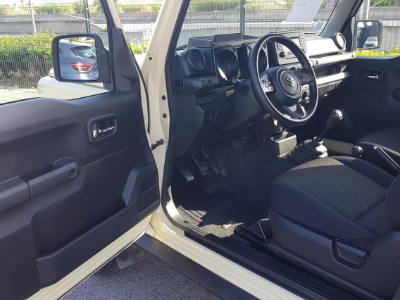 Aperçu de la photo 8 du véhicule SUZUKI JIMNY