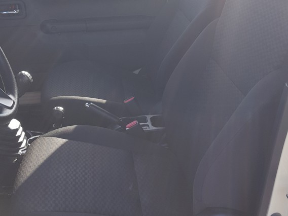 Aperçu de la photo 9 du véhicule SUZUKI JIMNY