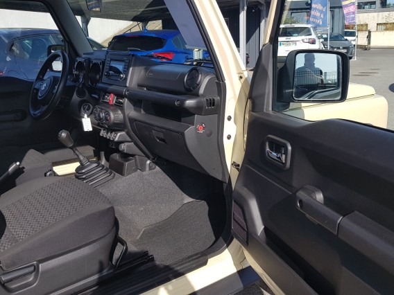 Aperçu de la photo 14 du véhicule SUZUKI JIMNY