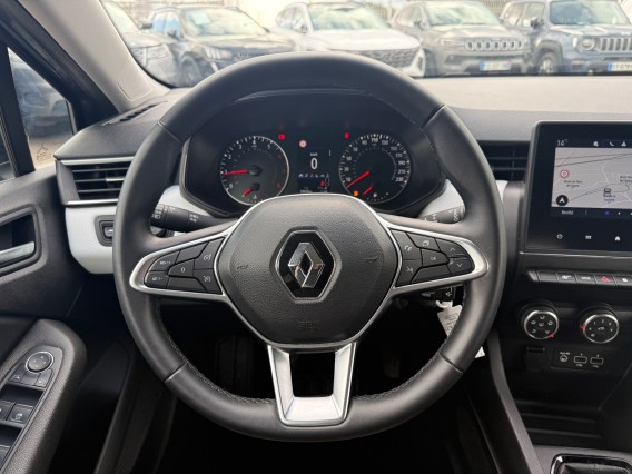 Aperçu de la photo 11 du véhicule RENAULT CLIO V