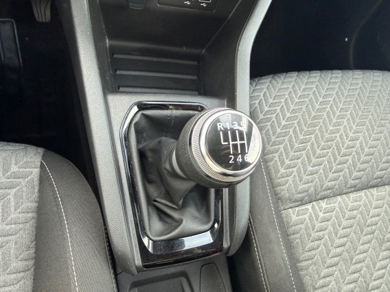 Aperçu de la photo 14 du véhicule RENAULT CLIO V