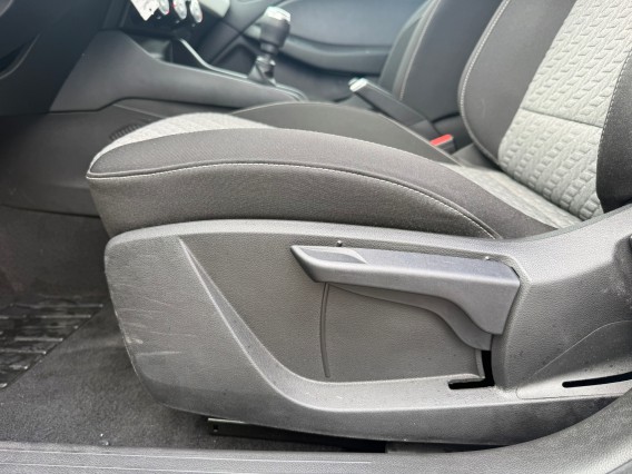 Aperçu de la photo 26 du véhicule RENAULT CLIO V