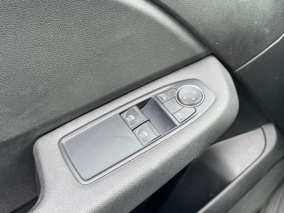 Aperçu de la photo 18 du véhicule RENAULT CLIO V