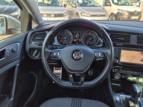 Aperçu de la photo 8 du véhicule VOLKSWAGEN GOLF
