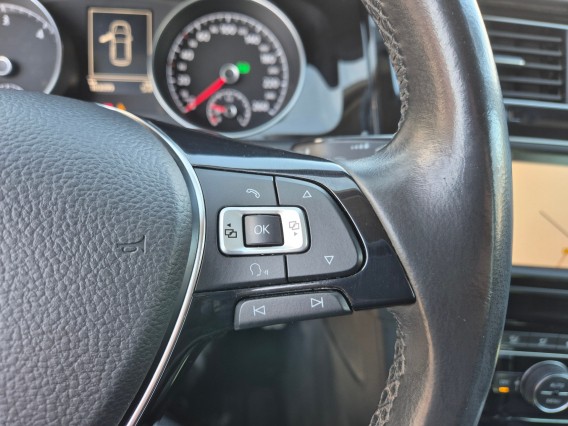 Aperçu de la photo 10 du véhicule VOLKSWAGEN GOLF