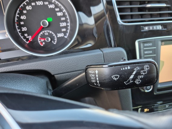 Aperçu de la photo 14 du véhicule VOLKSWAGEN GOLF