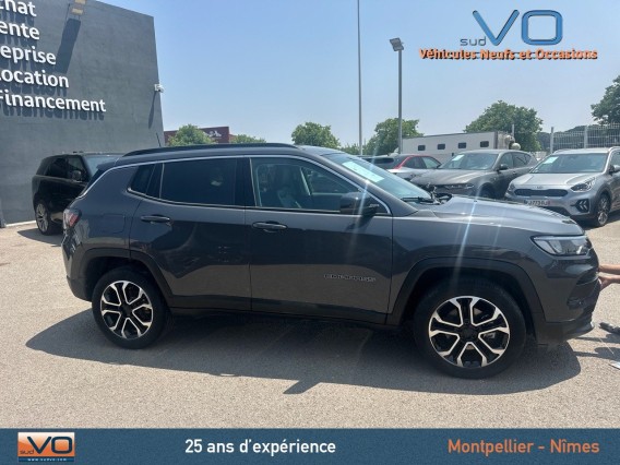 Aperçu de la photo 32 du véhicule JEEP COMPASS