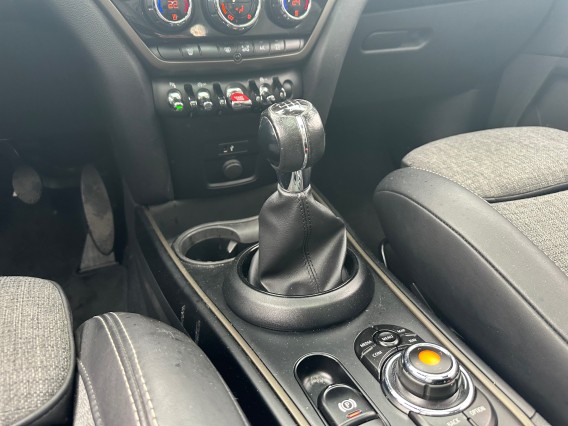 Aperçu de la photo 18 du véhicule MINI COUNTRYMAN F60