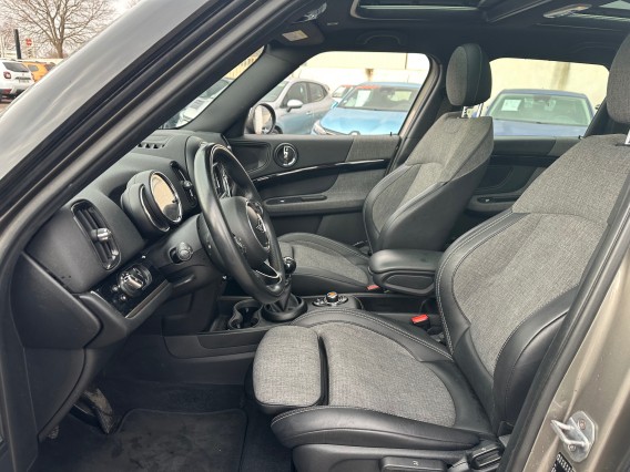 Aperçu de la photo 21 du véhicule MINI COUNTRYMAN F60