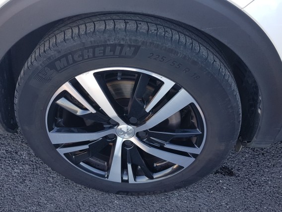 Aperçu de la photo 2 du véhicule PEUGEOT 3008