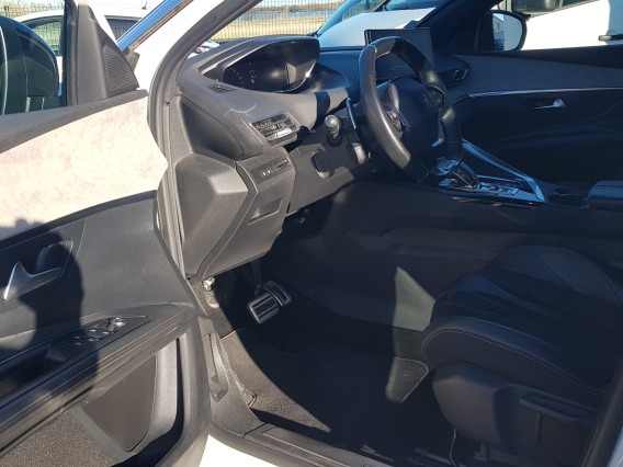 Aperçu de la photo 8 du véhicule PEUGEOT 3008