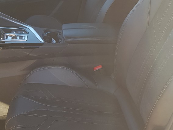 Aperçu de la photo 10 du véhicule PEUGEOT 3008