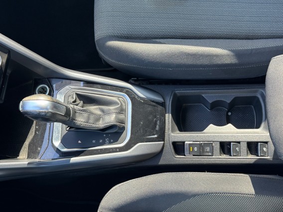 Aperçu de la photo 17 du véhicule VOLKSWAGEN T-ROC CABRIOLET