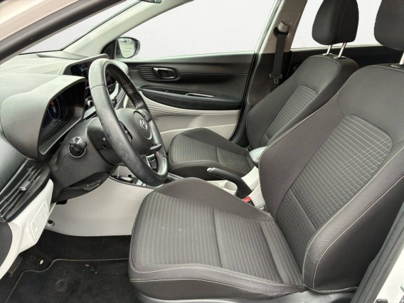 Aperçu de la photo 6 du véhicule HYUNDAI i20