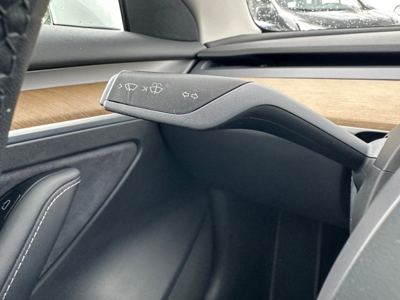 Aperçu de la photo 23 du véhicule TESLA MODEL 3