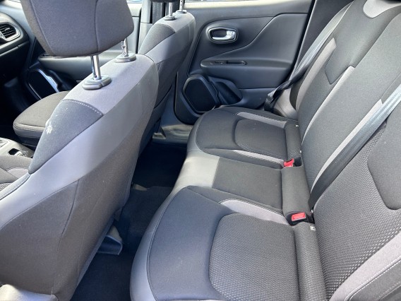 Aperçu de la photo 12 du véhicule JEEP RENEGADE