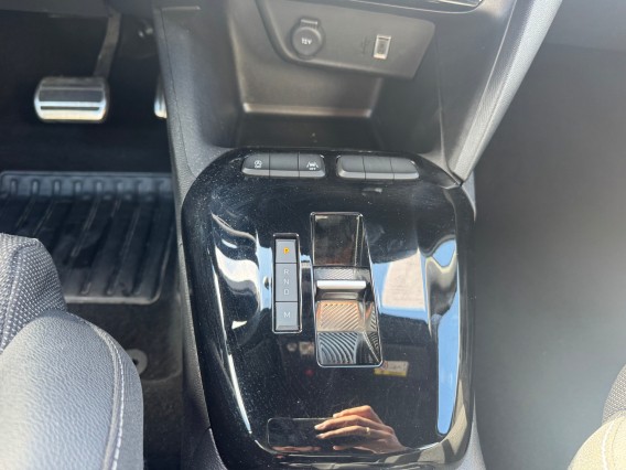 Aperçu de la photo 15 du véhicule OPEL CORSA
