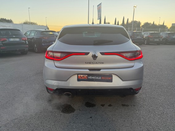 Aperçu de la photo 7 du véhicule RENAULT MEGANE IV BERLINE