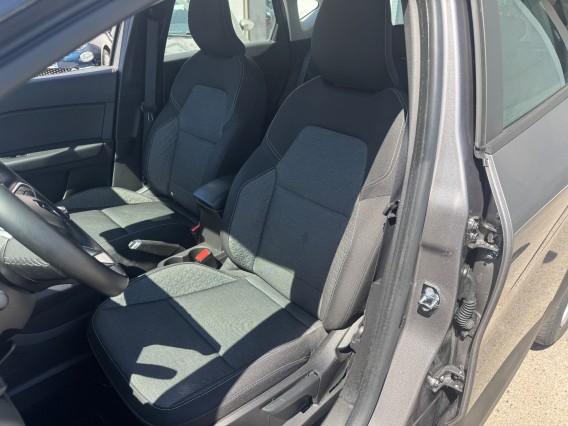 Aperçu de la photo 17 du véhicule RENAULT CAPTUR