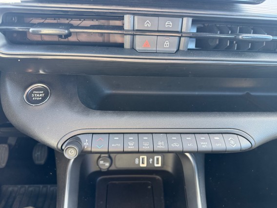 Aperçu de la photo 15 du véhicule JEEP AVENGER