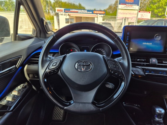Aperçu de la photo 8 du véhicule TOYOTA C-HR HYBRIDE